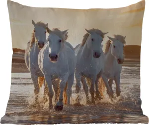 Подушка для улицы - Лошади - Вода - Пляж - Животные - 45 x 45 см - Водонепроницаемая - Подушка для отдыха - Фотоподушка - Декоративная подушка MuchoWow