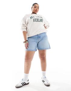 Джинсовые шорты Curve от ASOS DESIGN Dad, полуотбеленный синий цвет Asos Curve