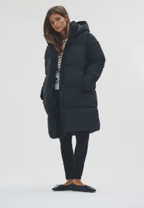 Зимнее пальто с капюшоном, удлиненным стеганым верхом, стандартного кроя. The Set, Black
