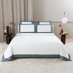 Комплект постельного белья Frette Bold Queen с контрастной окантовкой, 155×205, молочный/голубой