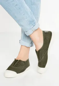 Тренеры Natural World, Kaki