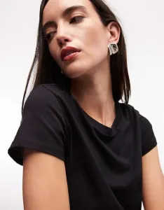 Черная футболка Monki