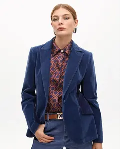 Женский приталенный блейзер из мягкого бархата Lola Casademunt, синий