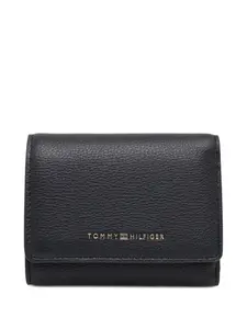 Фактурный кошелек Coccinelle, черный