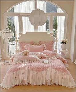 UOIO Комплект постельного белья UOIO розовый с трехмерными розами, кружевными воланами и пэчворком из египетского хлопка 1200TC Pink