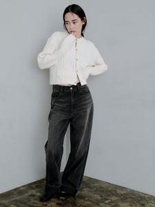 Прямые джинсы с подвернутыми манжетами для красивых ног Miesrohe, цвет Blk[009]