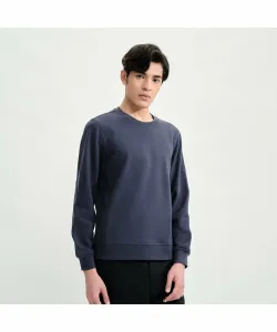 Толстовка с круглым вырезом, обеспечивающая защиту от УФ-излучения, отводящая влагу и быстросохнущий материал.