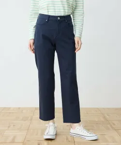 Эластичные прямые брюки (приятные на ощупь).