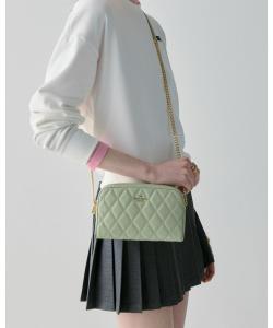 Мини-сумка для фотоаппарата с гладкой стеганой поверхностью и заклепками Kate Spade New York, цвет Green