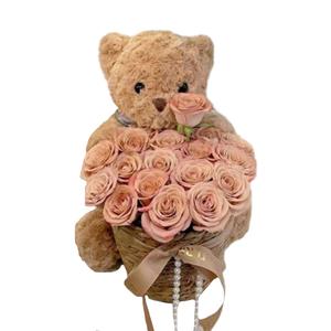Плюшевая кукла с букетом из стабилизированных цветов медвежьи объятия высота 30см/38см/40см/45см/50см Handsome