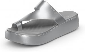 Женские сандалии Crocs Getaway с платформой и ремешком для пальца, серебро