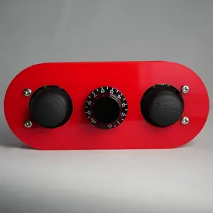 Красный миди-контроллер из акрила с 2 джойстиками, 2 кнопками для нот и 1 потенциометрическим регулятором UseMidi