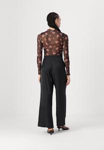 Брюки FLUID TROUSERS Gina Tricot, черный деним