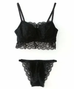 Комплект из двух предметов: кружевной бюстгальтер и шорты Pourvous, цвет Black