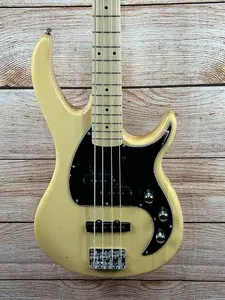 Электрическая бас-гитара Peavey Milestone с 4 струнами, натуральный цвет