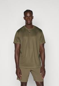 Футболка Reebok TRAIN TECH TEE, Army Green/Green