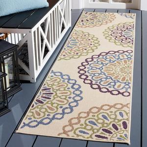 Ковер SAFAVIEH, 69 x 244 см, Veranda Collection Runner, Cream & Green, дизайн в стиле бохо с цветочным принтом, не линяет и прост в уходе, для помещений и улицы, можно стирать - идеально для патио, заднего двора, прихожей (VER092-0514)