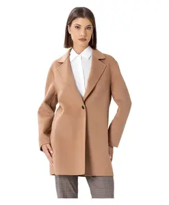 Стильное короткое пальто с простой застежкой. Kocca, коричневый