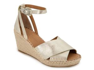 Сандалии Gentle Souls by Kenneth Cole Charli Wedge Sandal, Champagne Leather