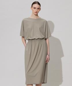 Матовое платье из ткани «дайвинг»