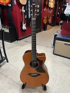 Акустико-электрическая гитара Yamaha AC3R серии A для концертов 2010-х годов - натуральная с задней частью и обечайкой из палисандра