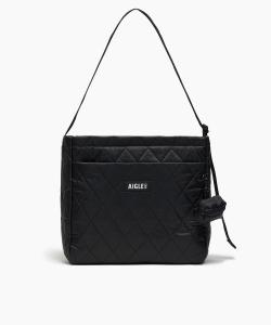 Стеганая сумка-тоут, которую можно использовать как односпальную, так и в комплекте с чехлом для наушников.