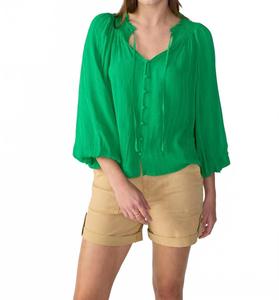 Летящий топ с воротником-хомут в цвете Jelly Bean Sanctuary, Jelly Bean