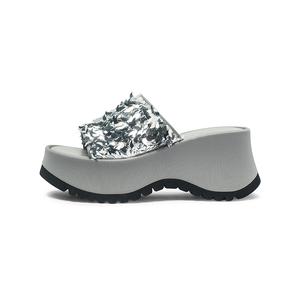 Coup De Foudre Женские антибактериальные быстросохнущие шлепанцы Silver, цвет Silver