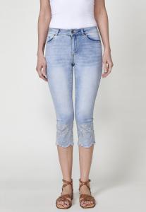 Джинсовые шорты CAPRI PUSH UP EMBROIDERED AND SPARKLES Koroshi, светло-голубой