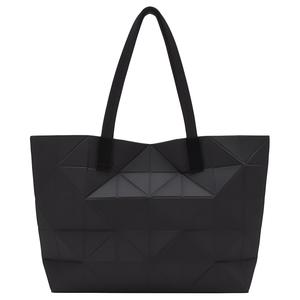 ISSEY MIYAKE Полиэстеровая сумка унисекс черная