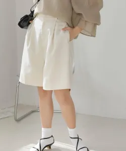 Твидовые шорты, напоминающие лён, доступны в размерах для невысоких людей.