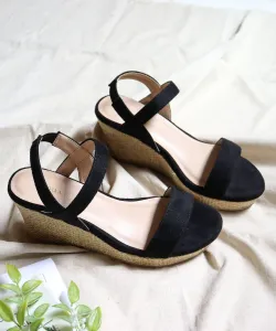 Сандалии на танкетке с каблуком 7,5 см 4022 Liberty Doll, цвет Black