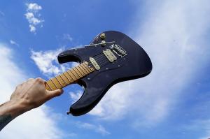 Электрогитара Schecter DIAMOND SERIES MV-6 - Gloss Black - 6-String Electric Guitar