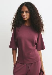 Футболка PULL&BEAR Basic T-shirt, Bordeaux