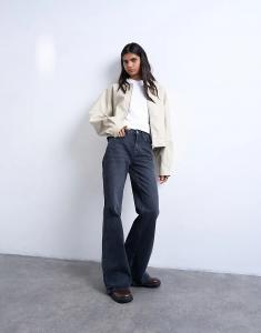 Джинсы Topshop Pippa средней посадки с эластичным кроем и клешем черного цвета