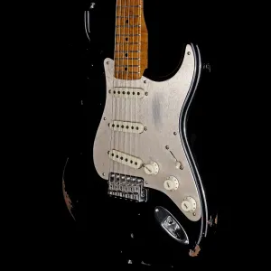 СНИЖЕНА! Fender Custom Shop 1956 Stratocaster Roasted Relic с грифом из клена Birdseye 3A, черный CZ558517