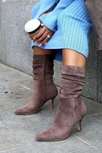 Ботильоны Kiki со сборками и острым носком на шпильке Linzi, коричневый