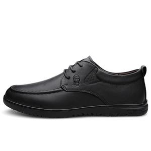 LAORENTOU Мужские повседневные туфли черные с гладкой отделкой, цвет Black Smooth Finish