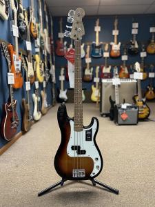 Басс гитара Fender Player Precision Bass with Maple Fretboard 2018 - Present - 3-Color Sunburst