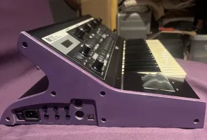 Moog Sub Phatty и Little Phatty, Stage2 2025 - глянцевое полиэстровое покрытие.