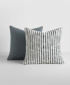 Набор из двух декоративных подушек с узорами, окрашенными пряжей, 20 x 20 дюймов ienjoy Home, Navy