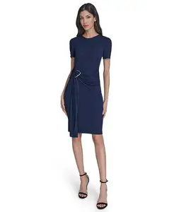 Женское трикотажное облегающее платье с фурнитурой Vince Camuto