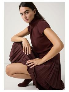 легкий тонкий свитер с высоким воротом в цвете изюма More & More