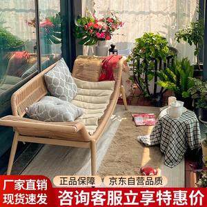 Плетеный диван-кушетка для балкона и террасы с алюминиевым каркасом под дерево