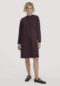 Платье Hessnatur RELAXED, Schwarzbeere/Brown