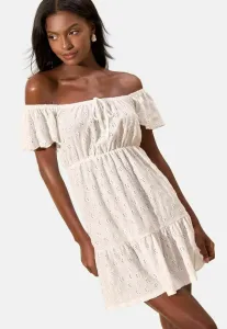 Мини-Платье из фактурного трикотажа с короткими рукавами и вышивкой, прямого кроя. Lipsy, White