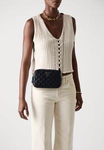 Сумка кросс-боди Guess GIULLY CAMERA BAG, Black