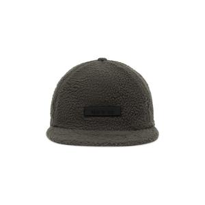 Бейсболка Fear of God Essentials Polar Fleece Baseball Cap, цвет Ink