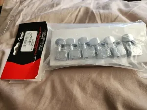 Колки тюнера Fender для Stratocaster и Telecaster