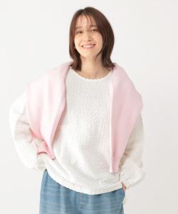 Пуловер с присборенной юбкой, напоминающий блузку. 《Повод 2025》